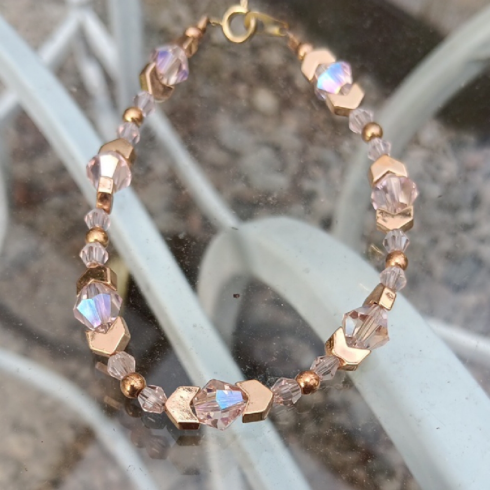 Elegant Gold and Pink Crystal Bracelet